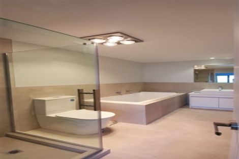 Photo of property in 42 Bordeaux Parade, Te Atatu South, Auckland, 0610