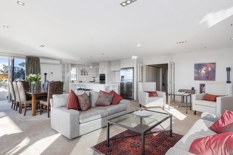 Photo of property in 2c Hinewa Road, Otumoetai, Tauranga, 3110