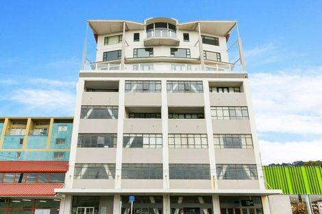 Photo of property in Endeavour Apartments, 16/125u Thorndon Quay, Pipitea, Wellington, 6011