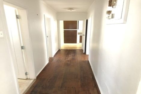 Photo of property in 23 Hill Crescent, New Lynn, Auckland, 0600