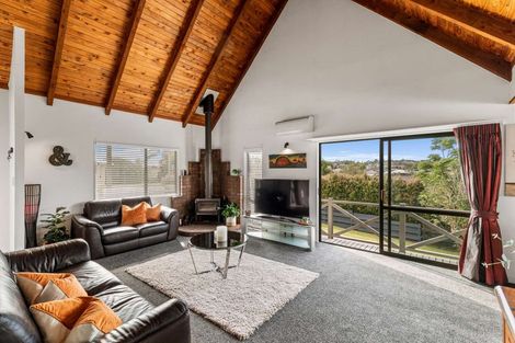 Photo of property in 38 Thorburn Avenue, Red Beach, 0932