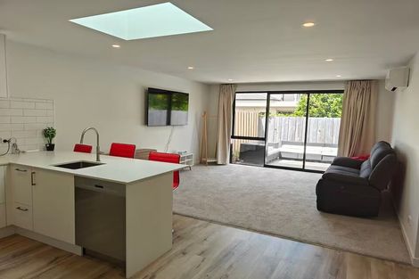 Photo of property in 6d Avonhead Road, Avonhead, Christchurch, 8042