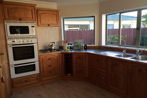 Photo of property in 179 Lakeside Drive, Orewa, 0931