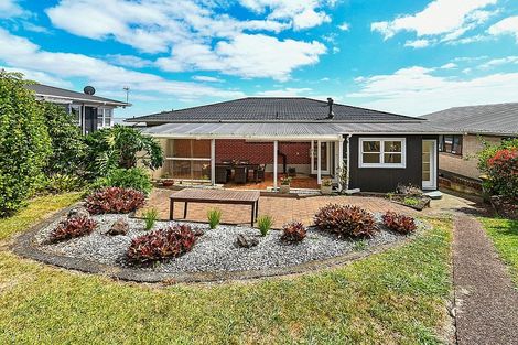 Photo of property in 8 Hamlet Place, Pukekohe, 2120