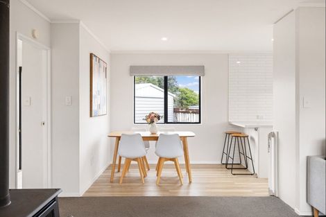 Photo of property in 100 Hillcrest Drive, Kelvin Grove, Palmerston North, 4414