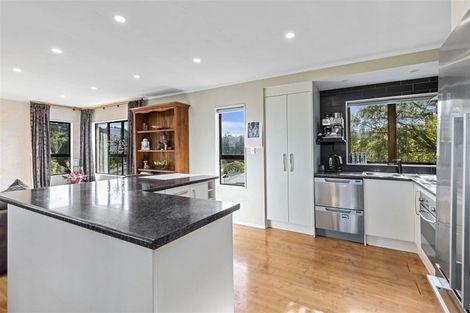 Photo of property in 27 Hale Crescent, Bayview, Auckland, 0629