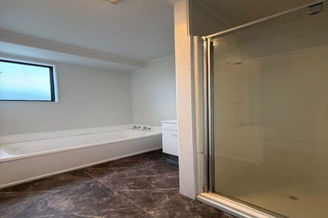 Photo of property in 1/4 Eulogy Place, Randwick Park, Auckland, 2105