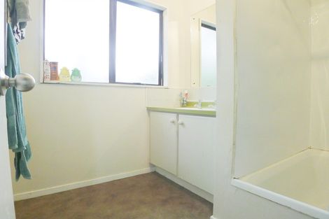 Photo of property in 23 Flaunty Place, West Harbour, Auckland, 0618