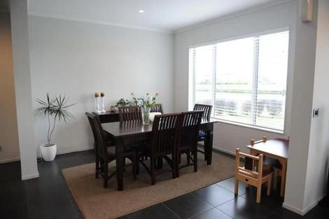 Photo of property in 11 Fountain Avenue, Karaka, Papakura, 2113