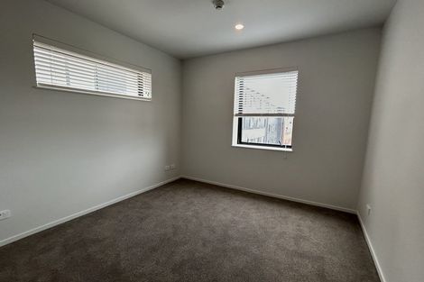 Photo of property in 25 Potter Avenue, Northcote, Auckland, 0627