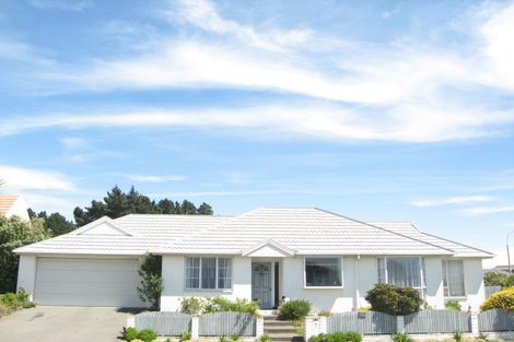 Photo of property in 1/7 Orlando Crescent, Waimairi Beach, Christchurch, 8083