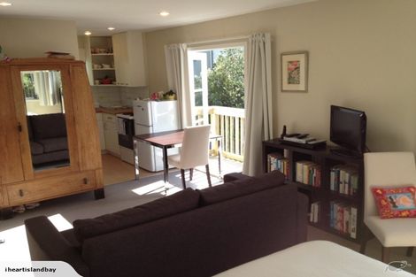 Photo of property in 2 Severn Street, Island Bay, Wellington, 6023