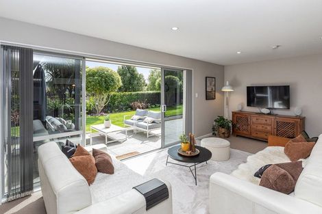 Photo of property in 71 Rannoch Drive, Broomfield, Christchurch, 8042