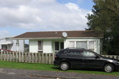 Photo of property in 17 Glenbervie Crescent, Massey, Auckland, 0614