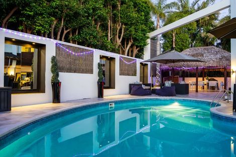 Photo of property in 3 Holyoake Place, Chatswood, Auckland, 0626