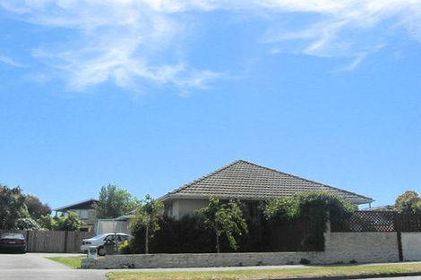 Photo of property in 108 Lake Terrace Road, Burwood, Christchurch, 8061