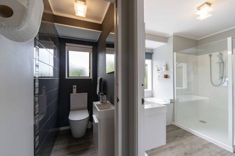 Photo of property in 42 Cromwell Drive, Fitzroy, Hamilton, 3206