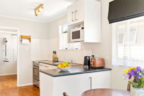 Photo of property in 12 Borich Road, Sunnyvale, Auckland, 0612