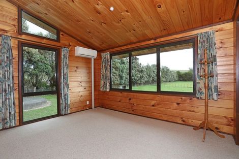 Photo of property in 450 Fitzherbert Road East, Aokautere, Palmerston North, 4471