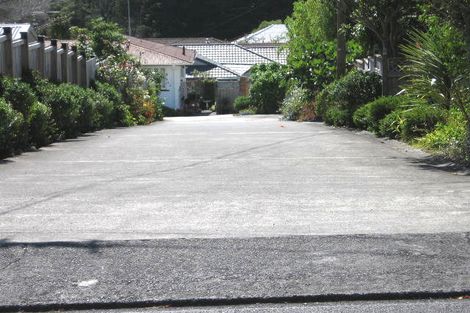 Photo of property in 19 Cliff View Drive, Green Bay, Auckland, 0604