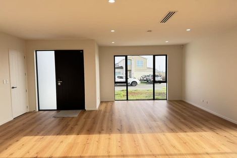 Photo of property in 5 Ritetai Street, Clarks Beach, 2122