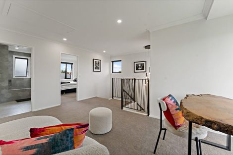 Photo of property in 2 Tollana Road, Te Atatu Peninsula, Auckland, 0610