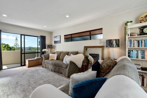 Photo of property in 222 Forrest Hill Road, Forrest Hill, Auckland, 0620