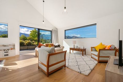 Photo of property in 11 Sarges Way, Lake Hawea, Wanaka, 9382