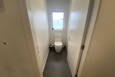 Photo of property in 21 Durham Street, Te Atatu Peninsula, Auckland, 0610