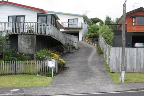 Photo of property in 1/10 Sevilla Place, Unsworth Heights, Auckland, 0632
