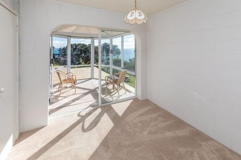 Photo of property in 1420 Whangaparaoa Road, Army Bay, Whangaparaoa, 0930