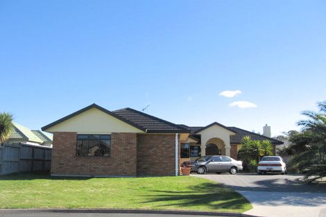 Photo of property in 13 Chesterfield Place, Rototuna, Hamilton, 3210