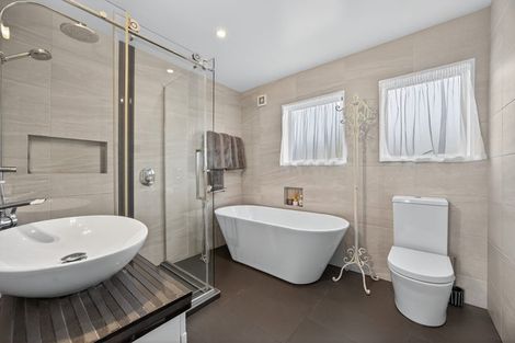 Photo of property in 13 Glucina Avenue, West Harbour, Auckland, 0618