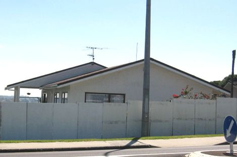 Photo of property in 2/167 Mokoia Road, Birkenhead, Auckland, 0626