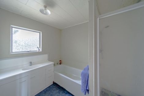 Photo of property in 18 Leeton Drive, Waipukurau, 4200