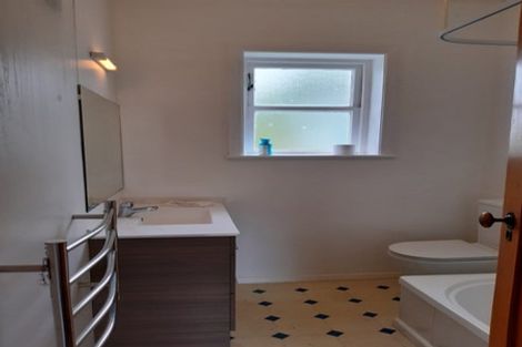 Photo of property in 16 Glamis Avenue, Strathmore Park, Wellington, 6022