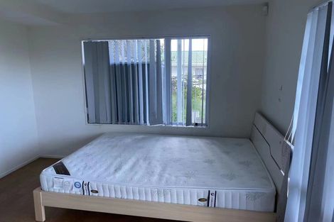 Photo of property in 107 Luckens Road, West Harbour, Auckland, 0618