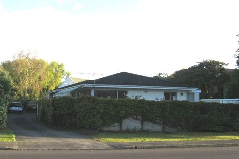 Photo of property in 1/74 Moore Street, Hillcrest, Auckland, 0627