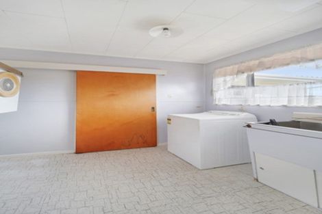 Photo of property in 70 Walworth Avenue, Pakuranga Heights, Auckland, 2010