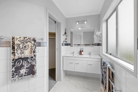 Photo of property in 44 Karamea Street, Whalers Gate, New Plymouth, 4310