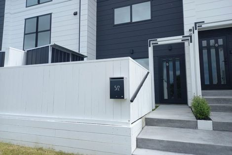Photo of property in 5/2 Jadewynn Drive, Massey, Auckland, 0614