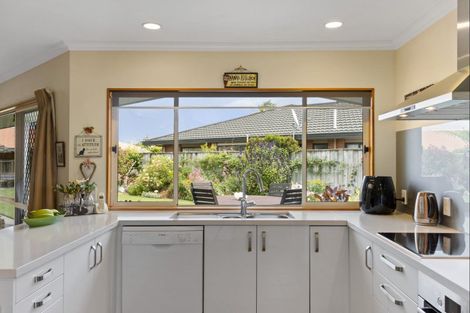Photo of property in 9 Knightsbridge Place, Taradale, Napier, 4112