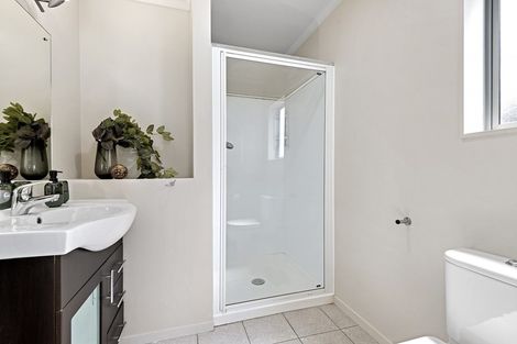 Photo of property in 47b Lyndfield Lane, Newlands, Wellington, 6037