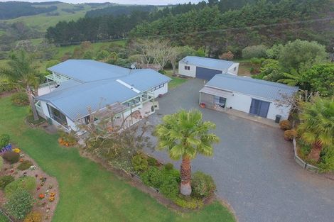 Photo of property in 535 Peak Road, Helensville, 0875