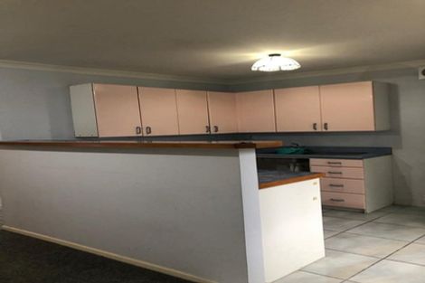 Photo of property in 138 Lynwood Road, New Lynn, Auckland, 0600