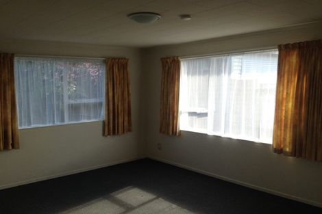 Photo of property in 51f1- Hartford Crescent, Totara Park, Upper Hutt, 5018