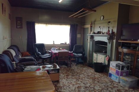 Photo of property in 30 Railway Road, Tuatapere, 9620