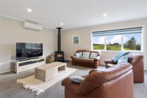 Photo of property in 5 Te Ariki Drive, Waitarere, Levin, 5510