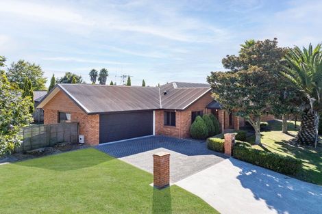 Photo of property in 2 Shiraz Place, Rototuna, Hamilton, 3210