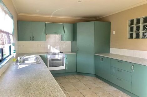 Photo of property in 39 Makora Road, Massey, Auckland, 0614